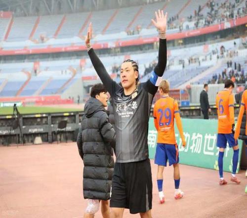 温布利见证,英格兰后卫,首次任意球,中彩网彩票开奖查询,开奖结果,互动预测平台,实时开奖,手机开奖查询